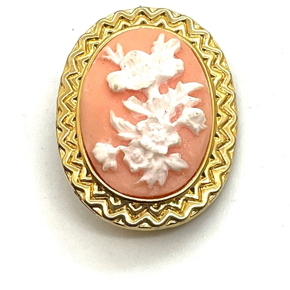 Vintage Fashion Floral Cameo
